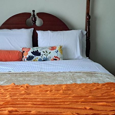 Jeanne'S Cottage Kisoro Екстериор снимка