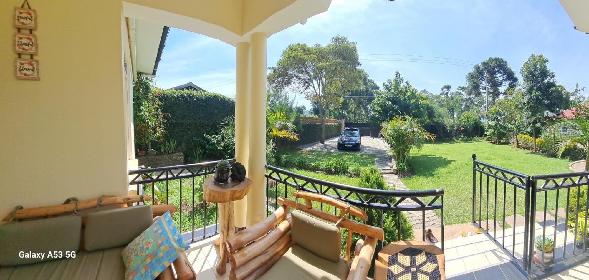 Jeanne'S Cottage Kisoro Екстериор снимка