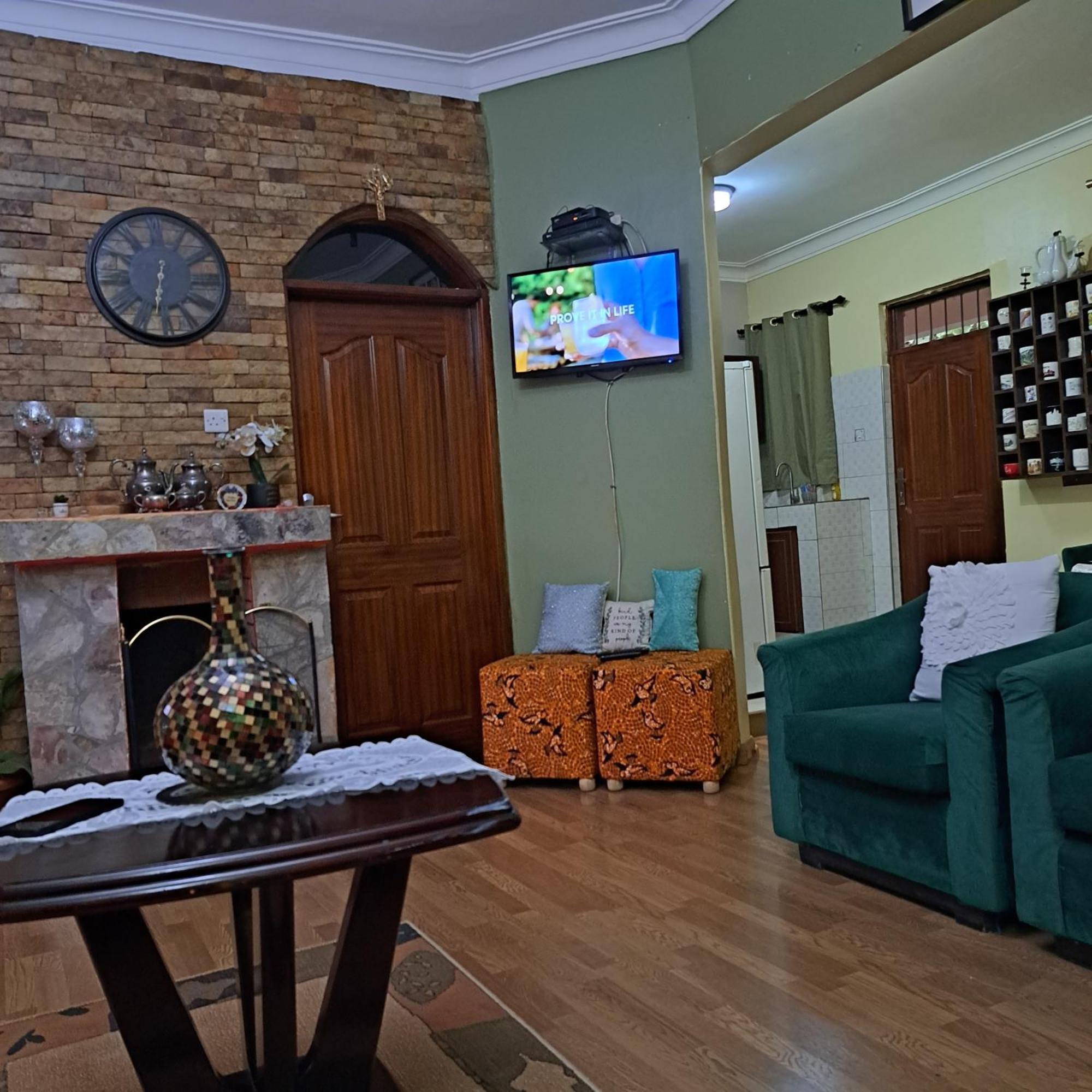 Jeanne'S Cottage Kisoro Екстериор снимка